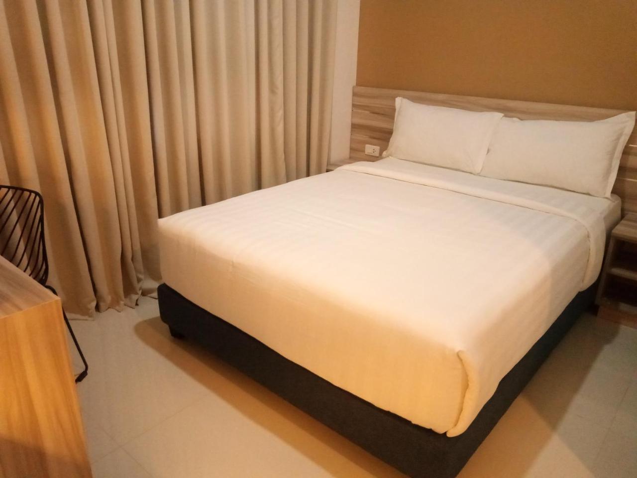 Figtree Hotel Iloilo City Ngoại thất bức ảnh